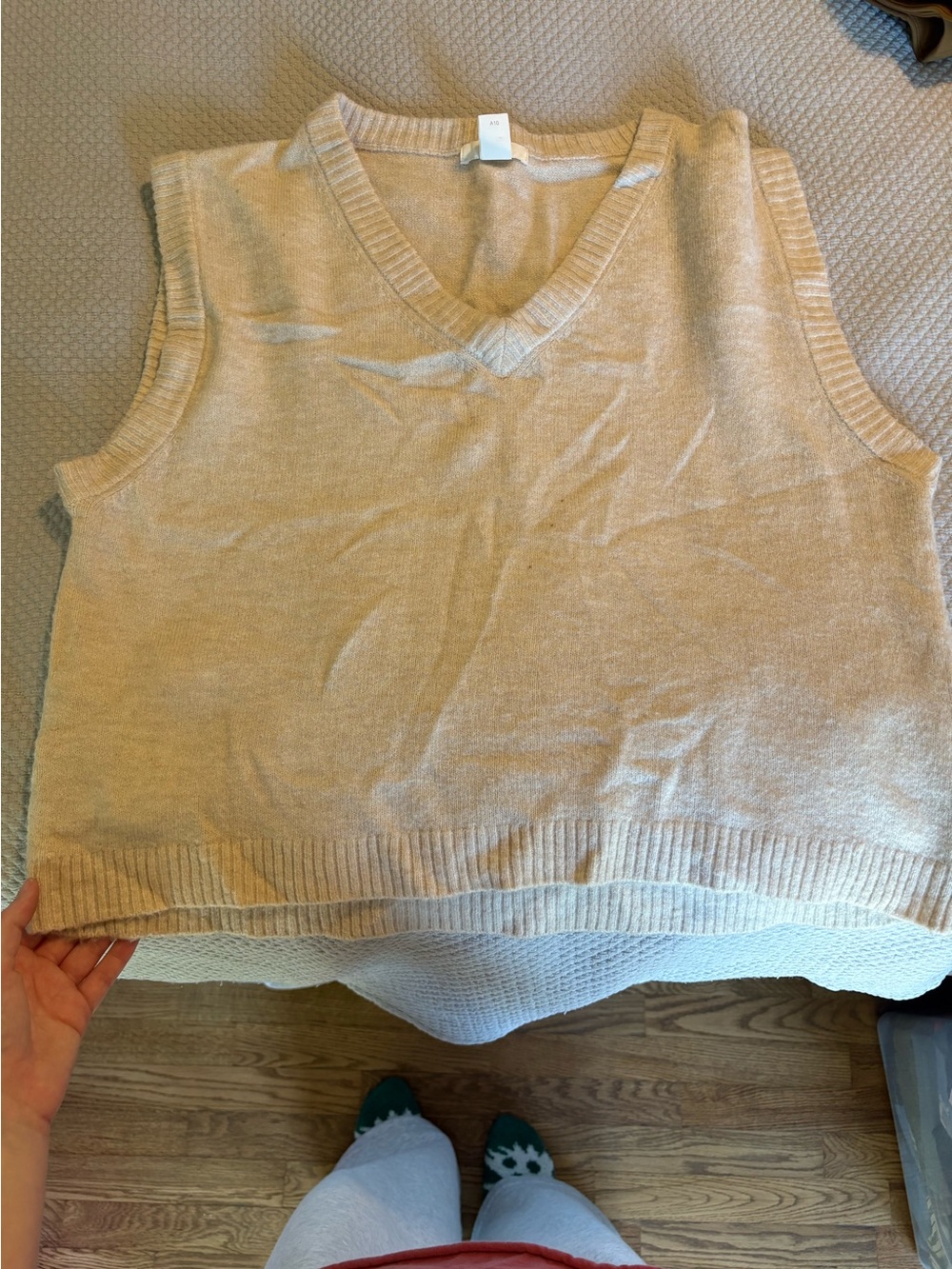 H&M Women's V-Neck Sleeveless Sweater Vest - Beige